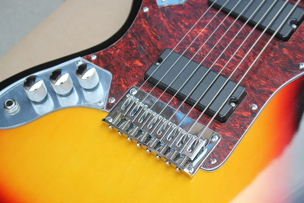 Chitarra Elettrica Jaguar a 8  - Musical Instrument With Strings recensione e prezzo