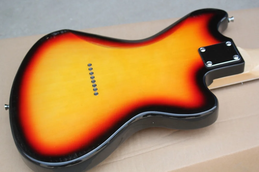 Chitarra Elettrica Jaguar a 8  - Musical Instrument With Strings recensione e prezzo